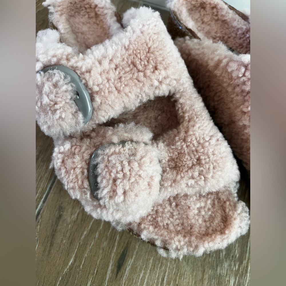 Birkenstock Arizona Sandals Big Buckle Shearling Sandal in Baby Pink Womens 7 - Picture 7 of 9